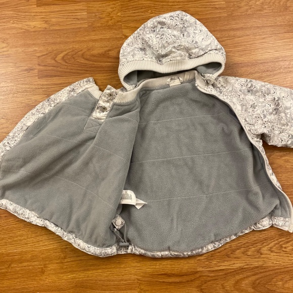 12-18m but fits like 18-24m H&M fleece lined jacket. Woodland animals. - Picture 5 of 10